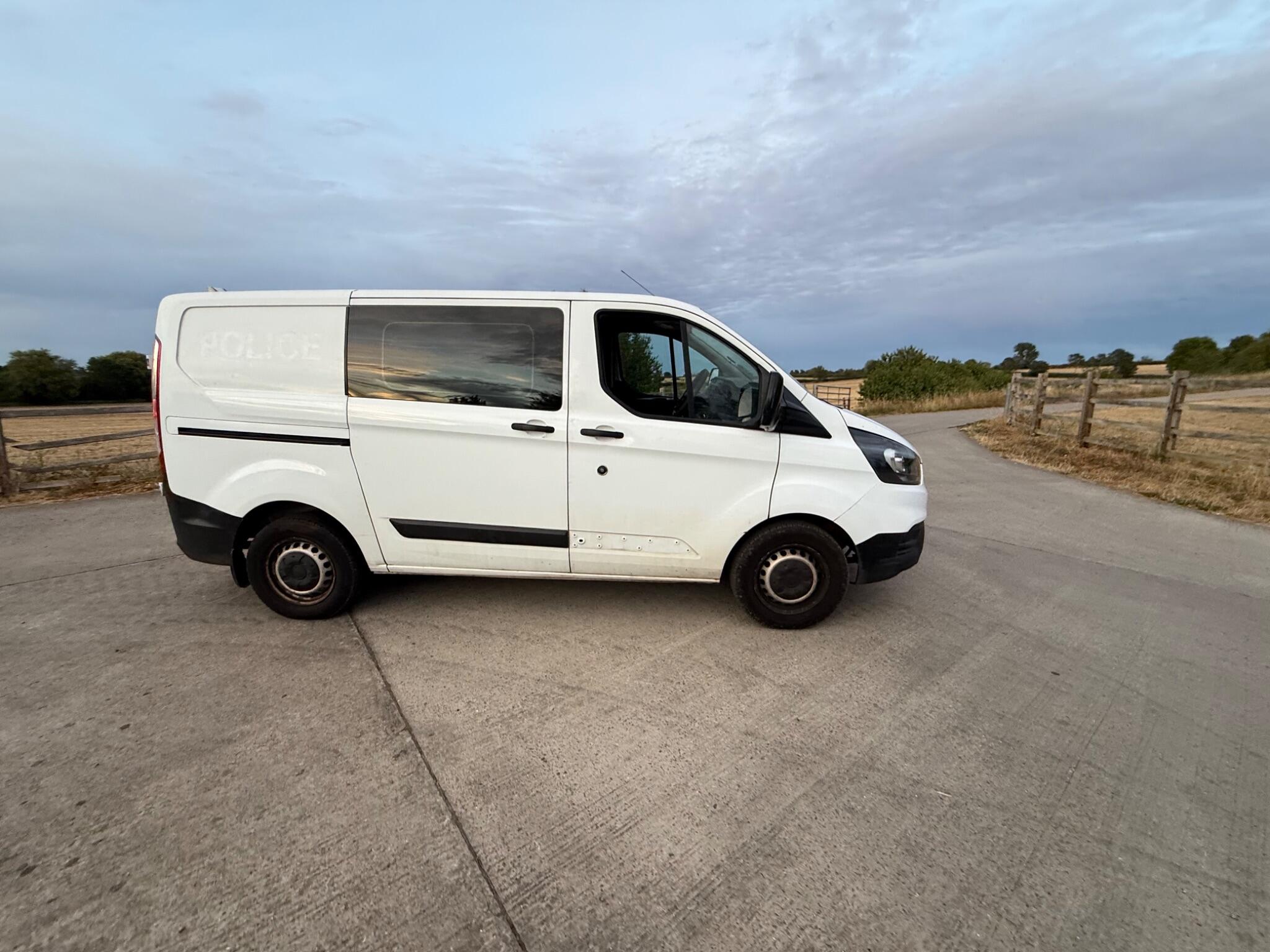 Ford Transit Custom 2.0 320 EcoBlue L1 H1 Euro 6 5dr — photo 57 of 82